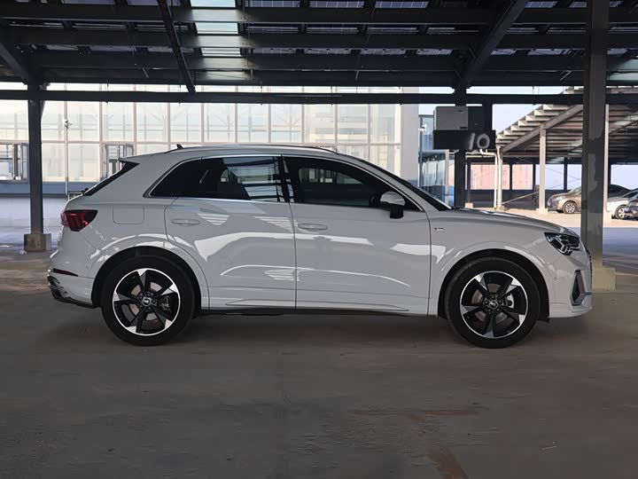 Audi Q3, 2023 — фото 4 из 9