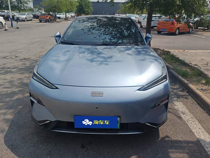 Geely Galaxy E8, 2025 — фото 2 из 9