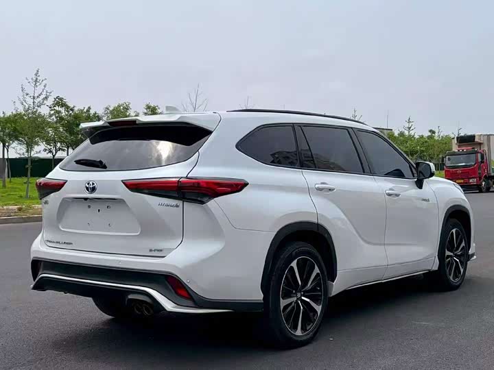 Toyota Crown Kluger, 2023 — фото 9 из 9