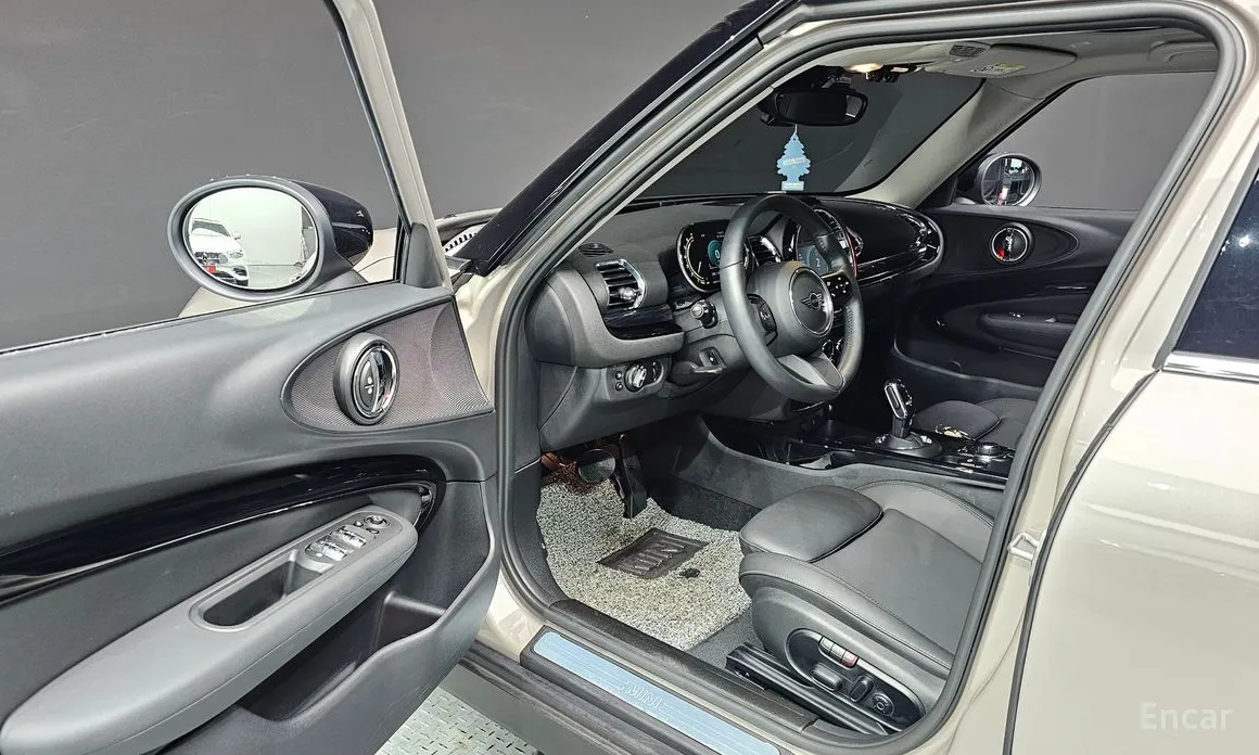 Mini Clubman, 2023 — фото 10 из 12