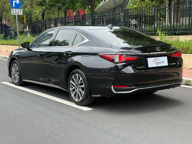 Lexus ES, 2022 — фото 4 из 9