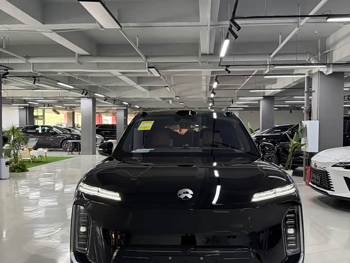 Nio ES9, 2025 — фото 2 из 9