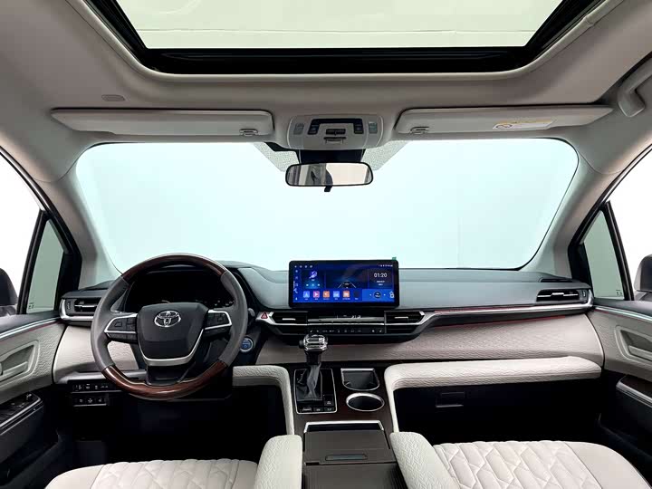 Toyota Sienna, 2022 — фото 9 из 9