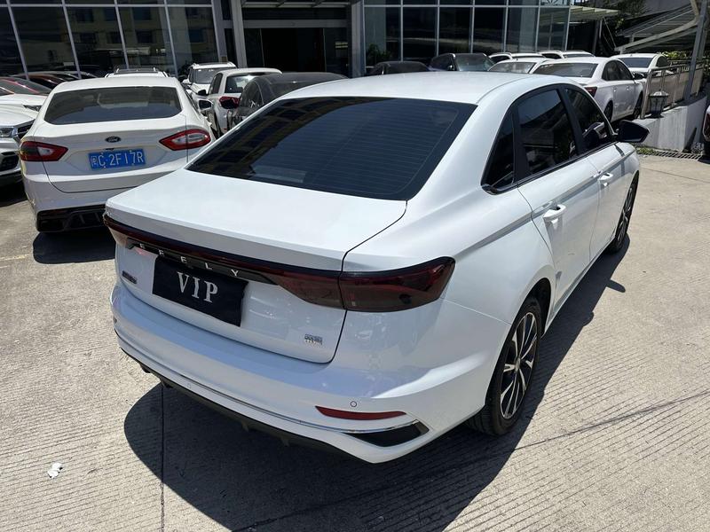 Geely Emgrand, 2025 — фото 6 из 10