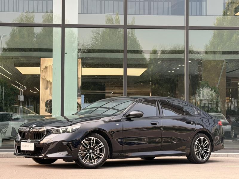 BMW 5 Series, 2025 — купить в Ульяновске под ключ