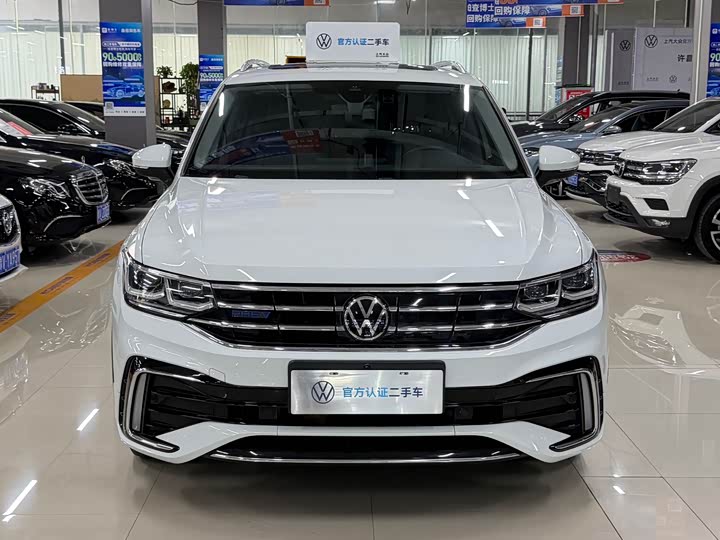 Volkswagen Tiguan L Hybrid, 2023 — фото 2 из 9