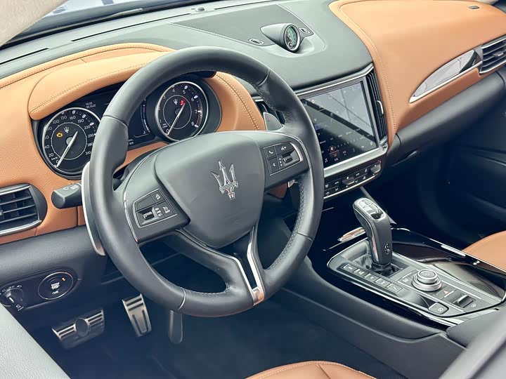 Maserati Levante, 2026 — фото 3 из 5