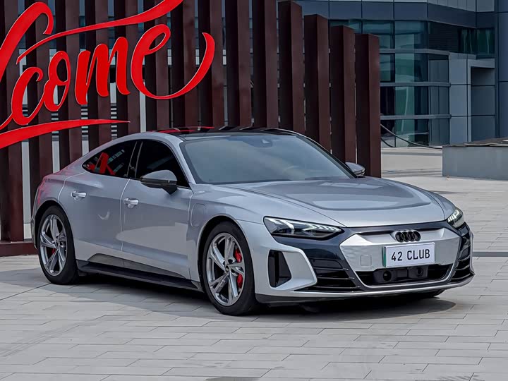 Audi e-tron GT, 2024 — фото 4 из 9