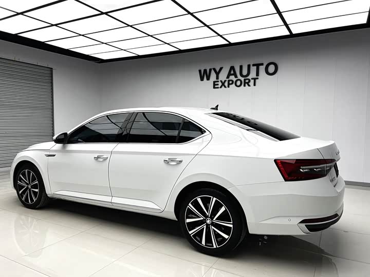 Skoda Superb, 2024 — фото 6 из 9