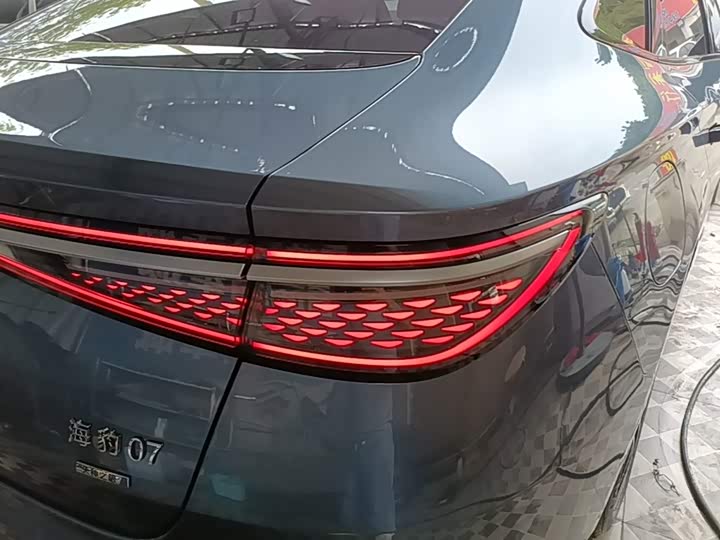 BYD Seal 07 DM-i Hybrid, 2024 — фото 8 из 9