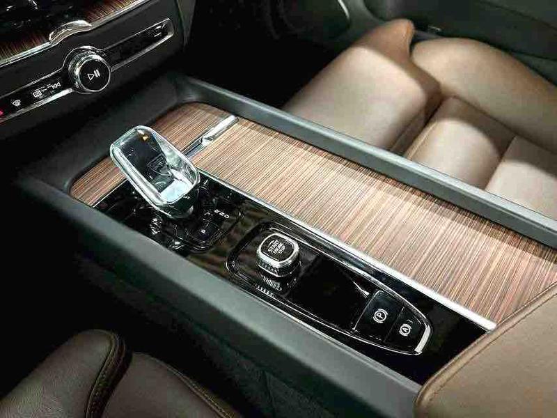 Volvo XC60, 2024 — фото 8 из 11