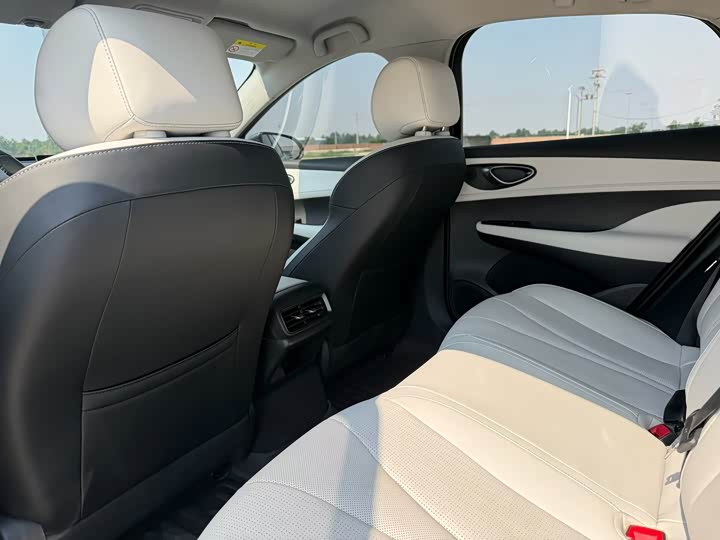 BYD Seal 05 DM-i Hybrid, 2025 — фото 5 из 9