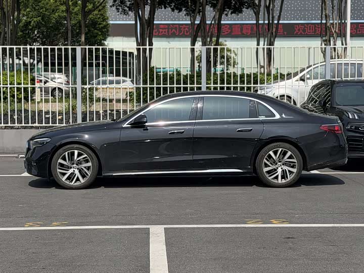 Mercedes-Benz E-Class, 2024 — фото 4 из 9