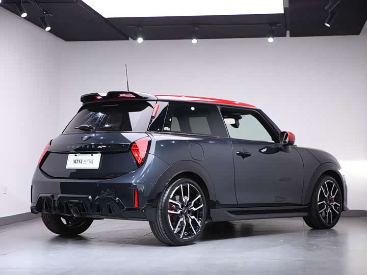 Mini Mini JCW, 2025 — фото 3 из 9