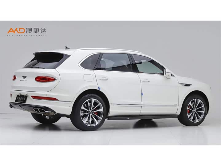 Bentley Bentayga, 2022 — фото 3 из 9