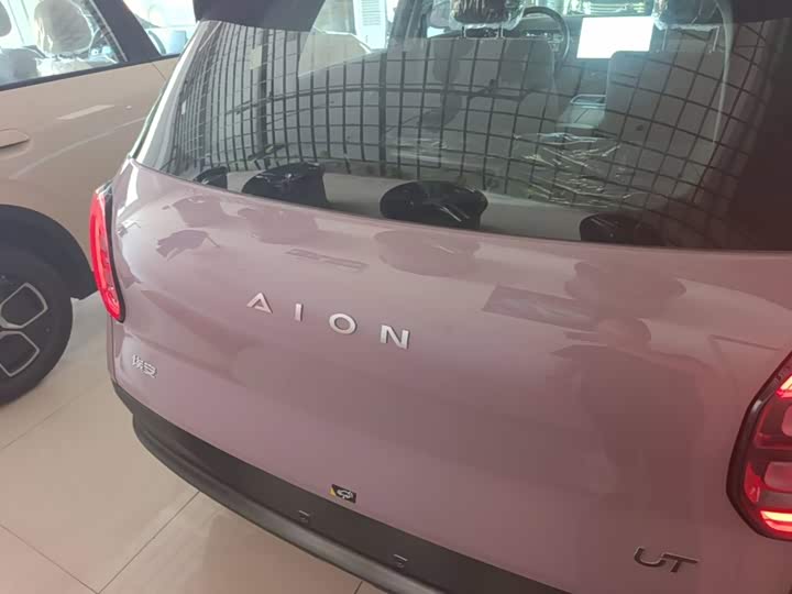 GAC Aion UT, 2025 — фото 6 из 9