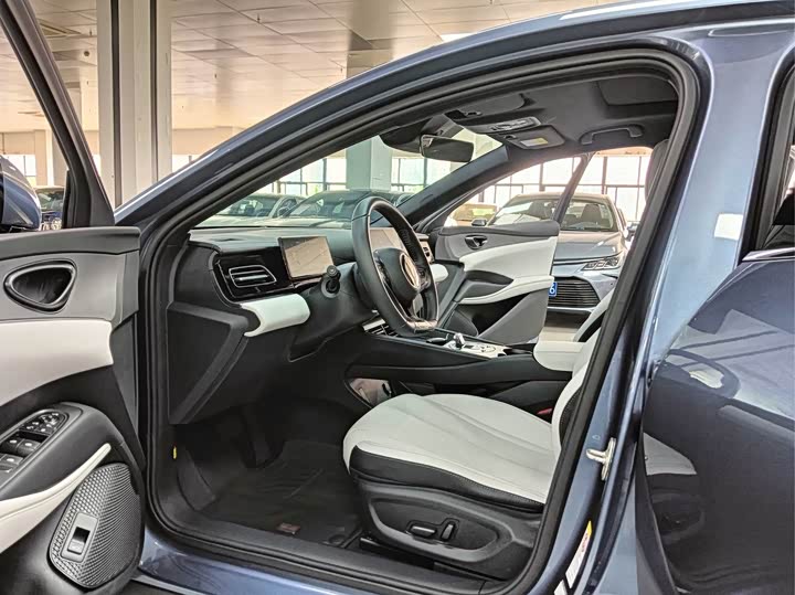 BYD Seal 06 Hybrid/EV, 2025 — фото 4 из 9