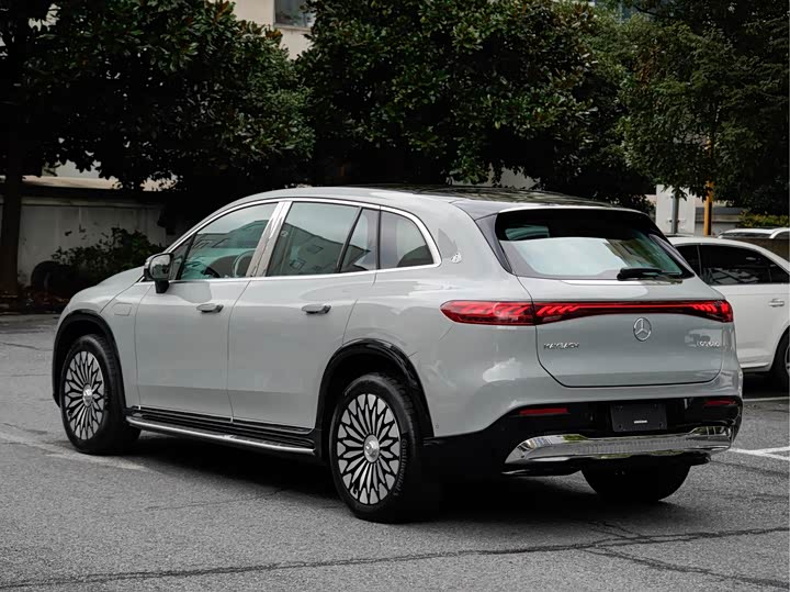 Mercedes-Benz Maybach EQS SUV, 2025 — фото 4 из 9