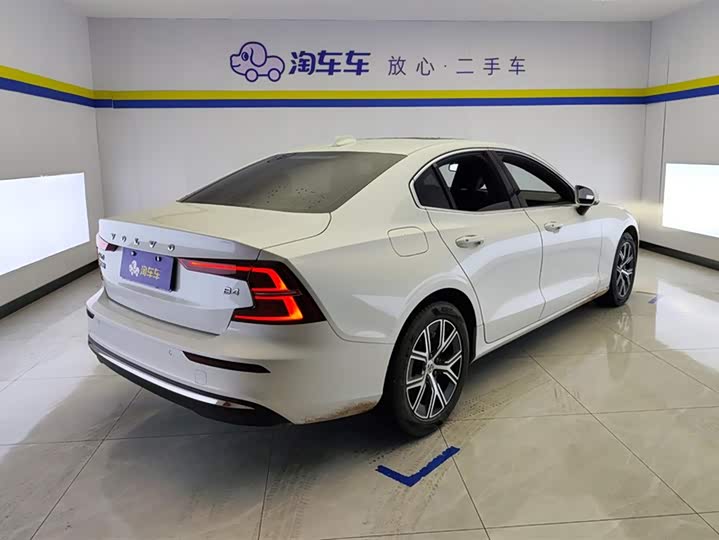 Volvo S60, 2024 — фото 3 из 9