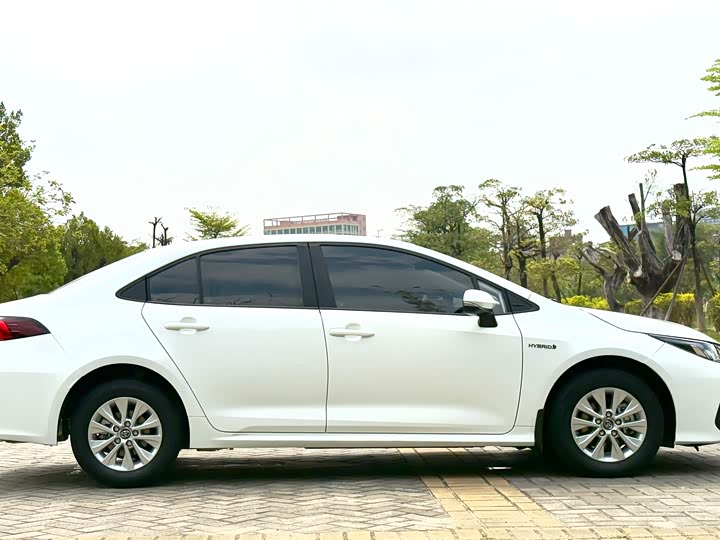 Toyota Corolla, 2022 — фото 8 из 9