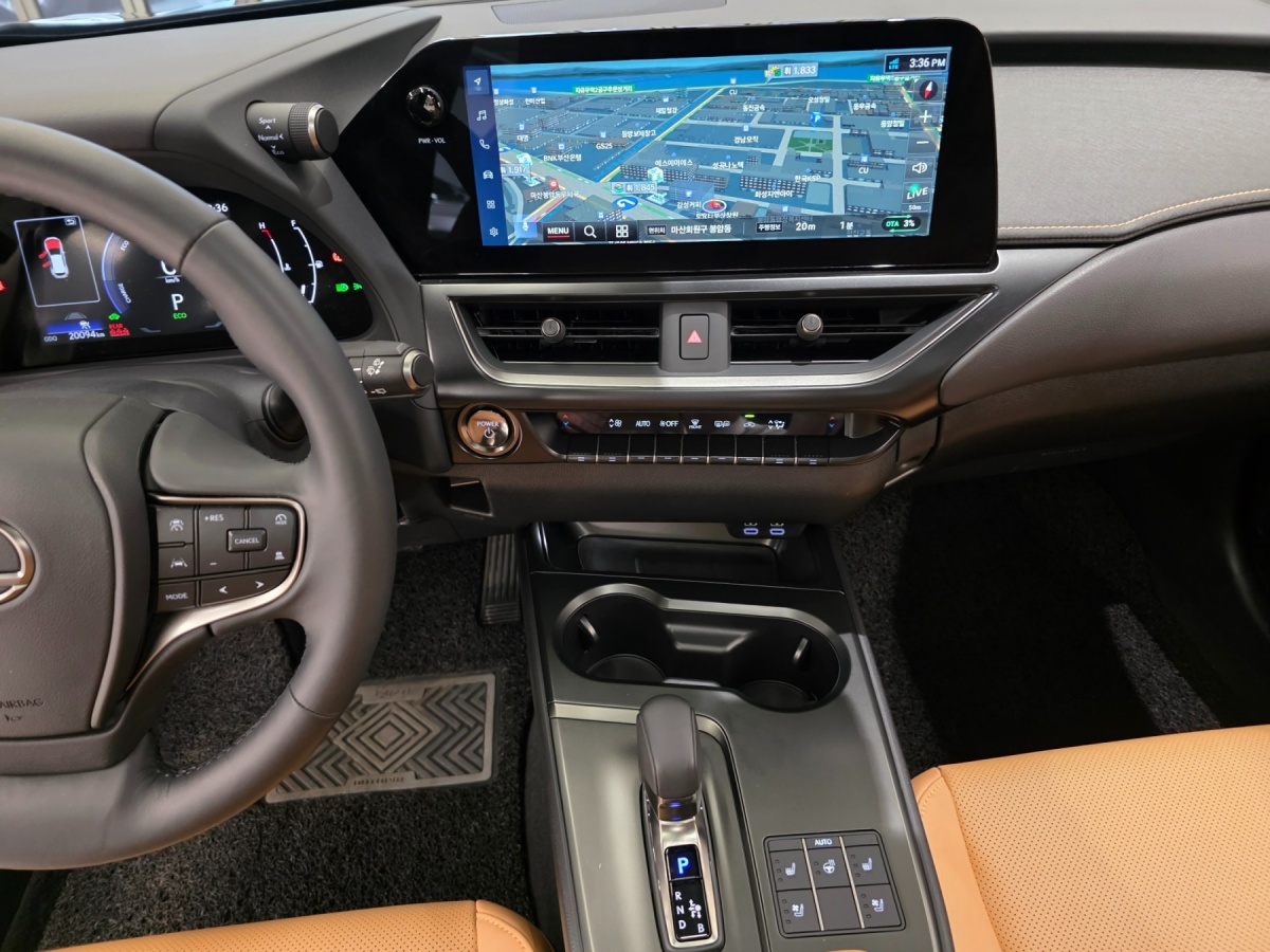 Lexus UX, 2025 — фото 8 из 12