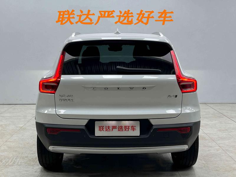 Volvo XC40, 2023 — фото 5 из 12