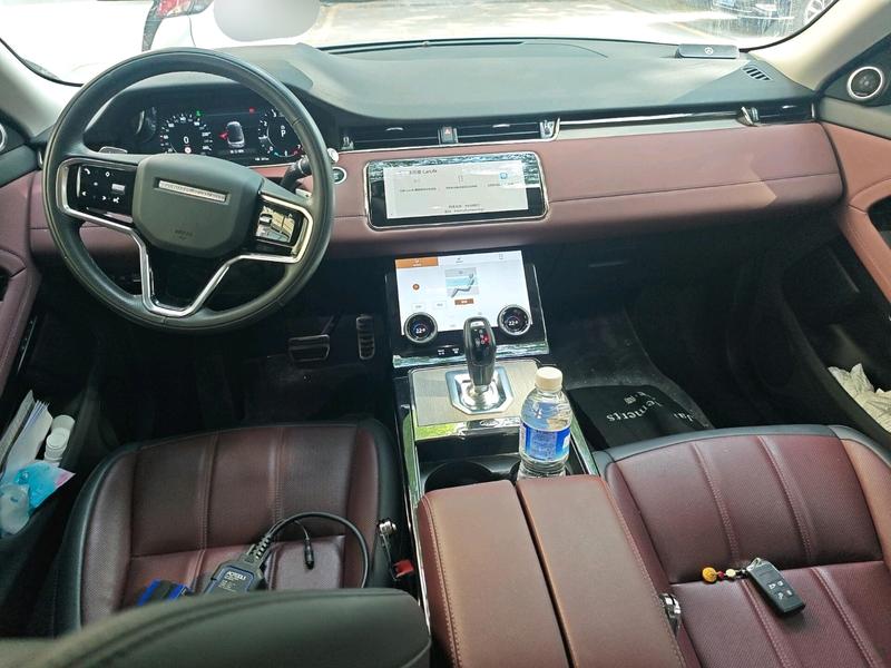 Land Rover Range Rover Evoque L, 2022 — фото 10 из 12