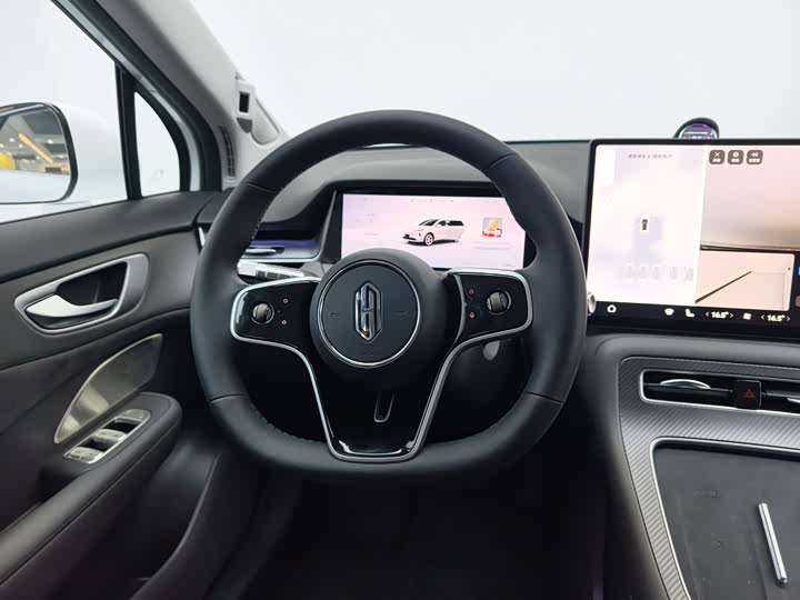 Shangjie (Huawei × SAIC) H5, 2025 — фото 6 из 9