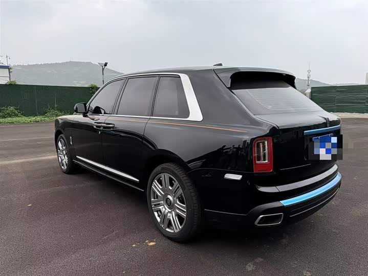 Rolls-Royce Cullinan, 2023 — фото 2 из 9