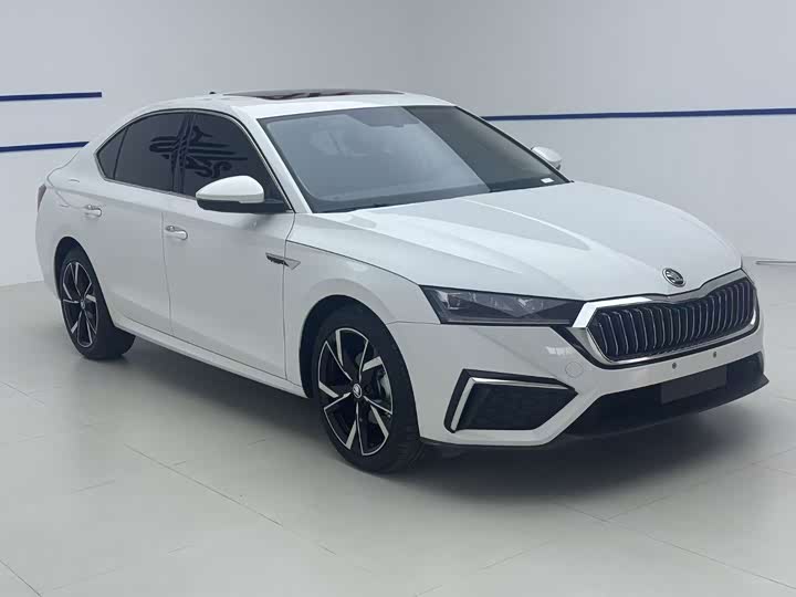 Skoda Octavia Pro, 2023 — фото 3 из 9