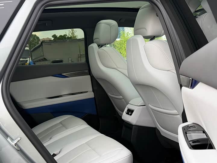 Cadillac Optiq, 2024 — фото 9 из 9