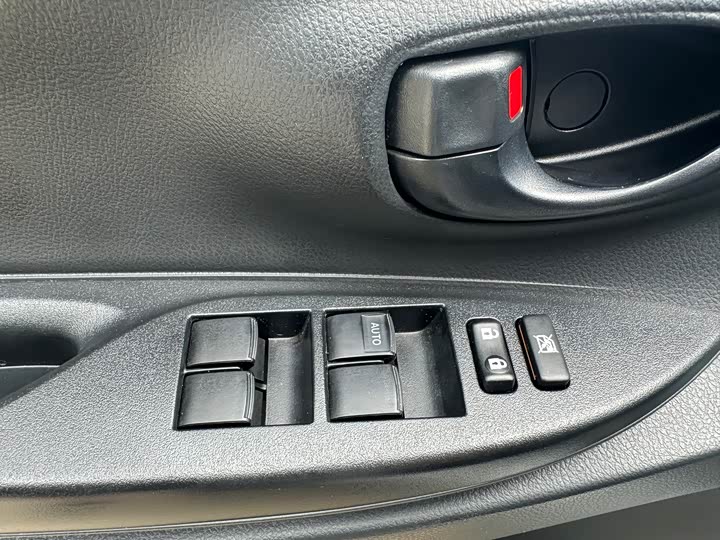 Toyota Yaris L Hatchback, 2022 — фото 4 из 9