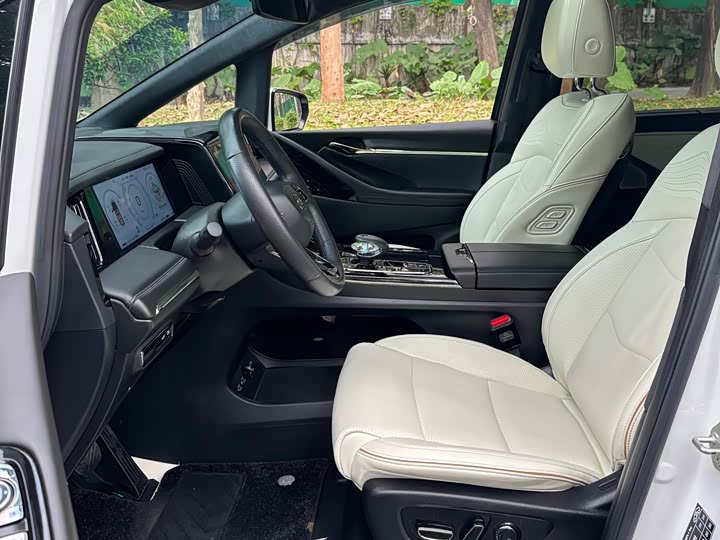 GAC Trumpchi M8, 2023 — фото 5 из 9