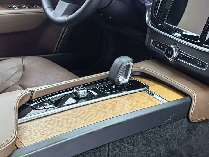 Volvo S90, 2024 — фото 6 из 9