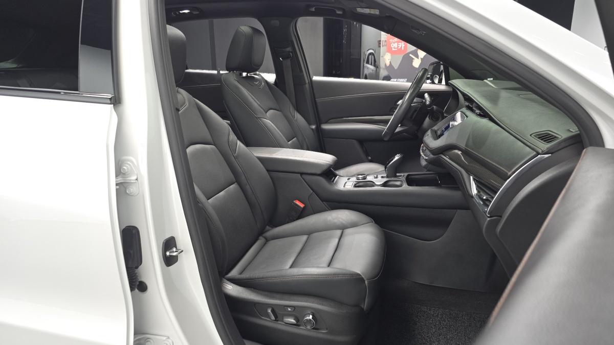 Cadillac XT4, 2023 — фото 10 из 12