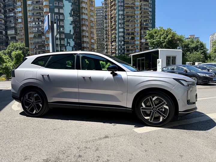 Volvo XC70 Hybrid, 2025 — фото 4 из 9