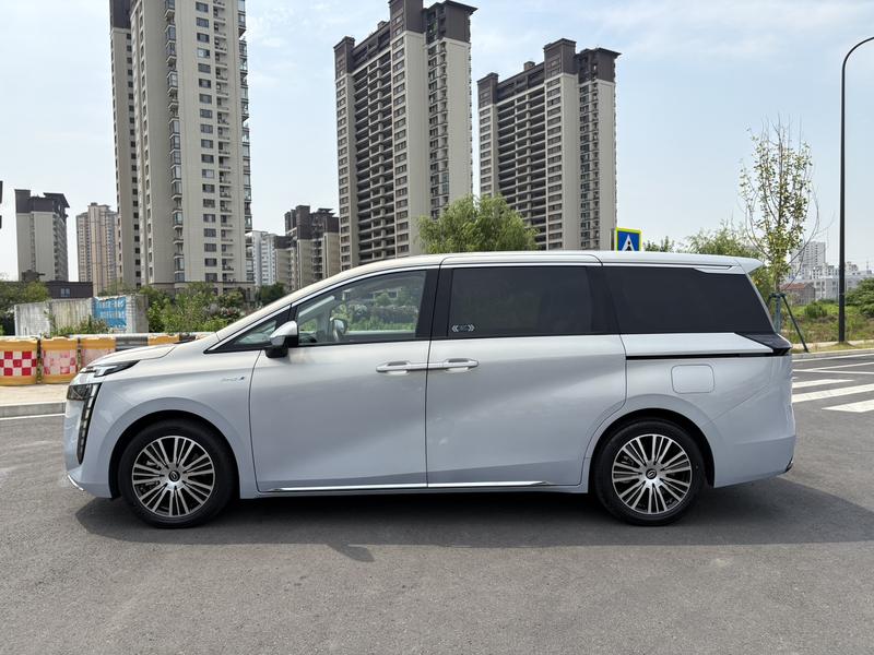 GAC Trumpchi E8, 2024 — фото 3 из 12