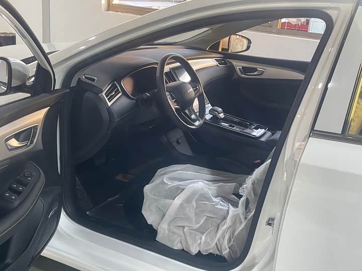 Roewe i6 Max EV, 2025 — фото 7 из 9