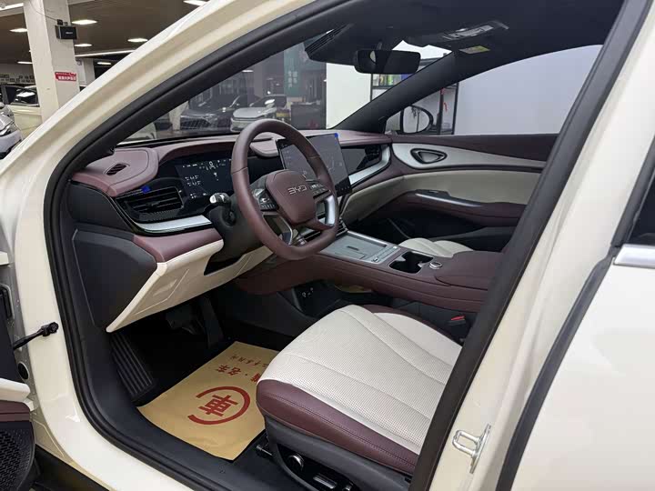 BYD Seal 07 DM-i Hybrid, 2025 — фото 4 из 9