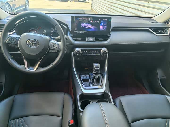 Toyota RAV4, 2024 — фото 6 из 9