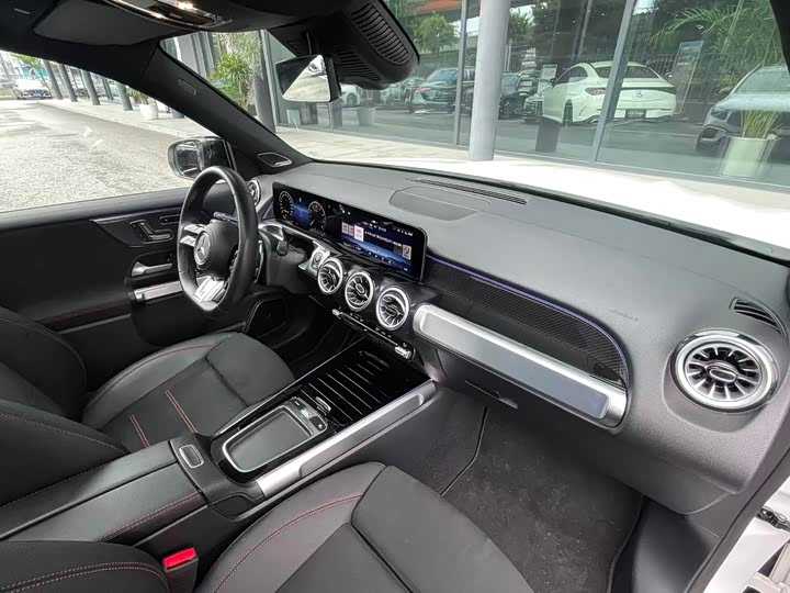 Mercedes-Benz GLB-Class AMG, 2025 — фото 8 из 9