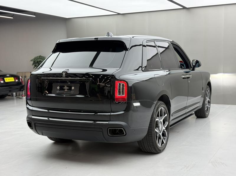 Rolls-Royce Cullinan, 2022 — фото 6 из 12