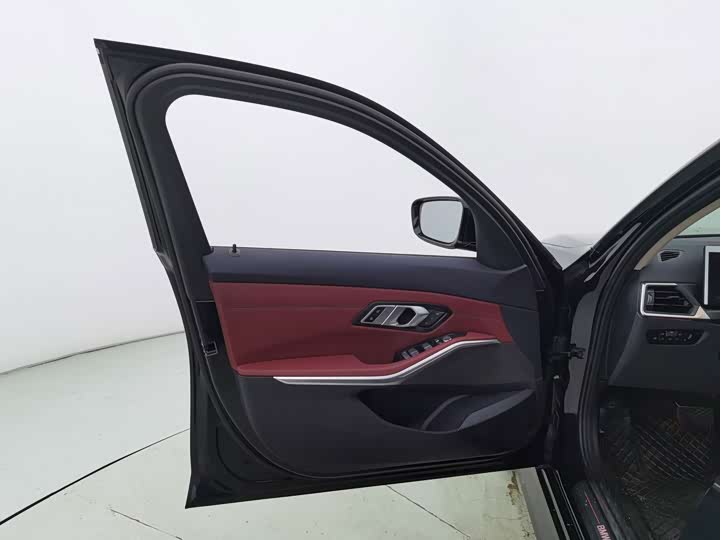 BMW i3, 2024 — фото 8 из 9