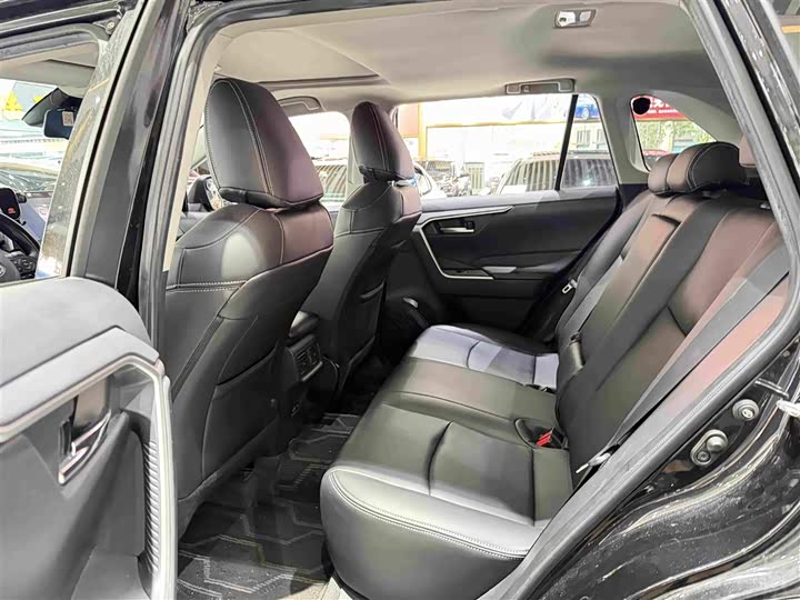 Toyota RAV4, 2022 — фото 9 из 9