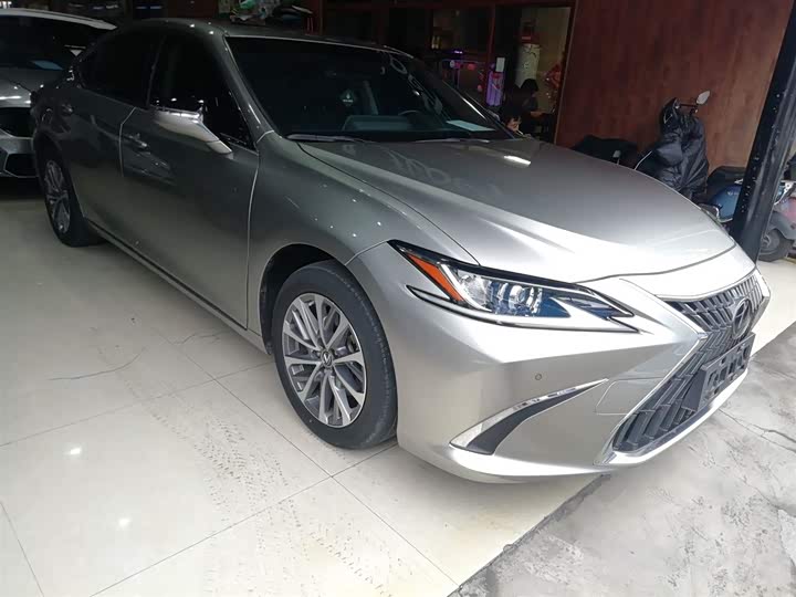 Lexus ES, 2021 — фото 4 из 12