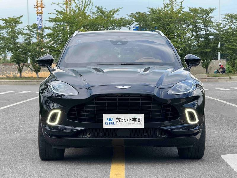 Aston Martin DBX, 2021 — фото 2 из 12