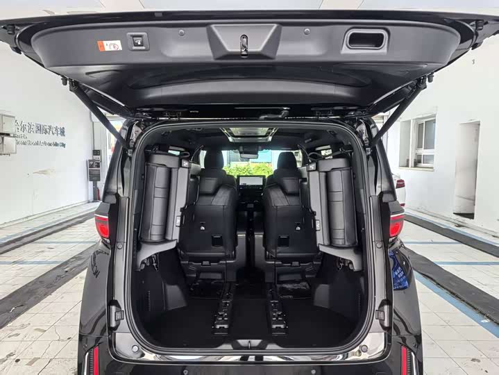 Toyota Vellfire, 2023 — фото 6 из 9