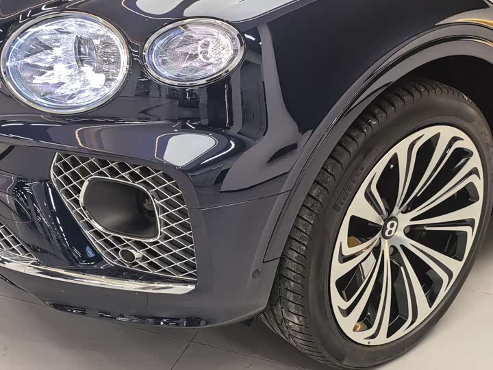 Bentley Bentayga, 2022 — фото 8 из 12