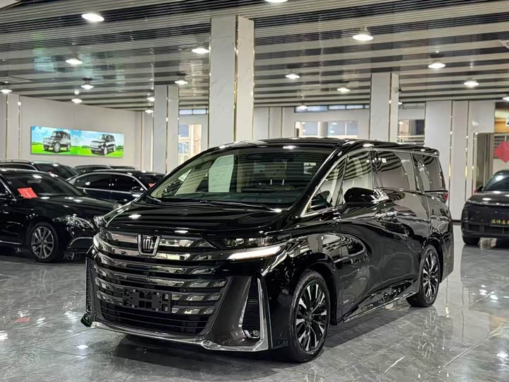 Toyota Vellfire, 2023 — купить в Казани под ключ