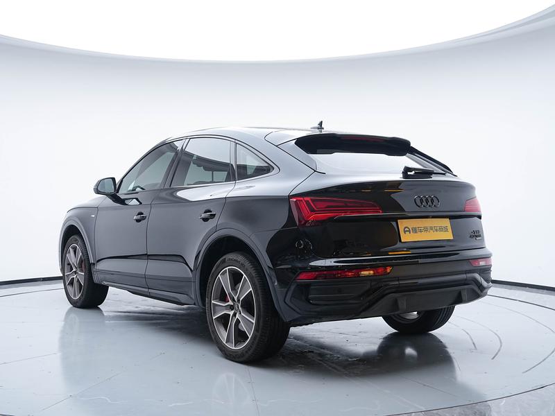 Audi Q5L Sportback, 2023 — фото 5 из 12